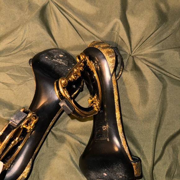 D&G heels - Picture 4 of 5